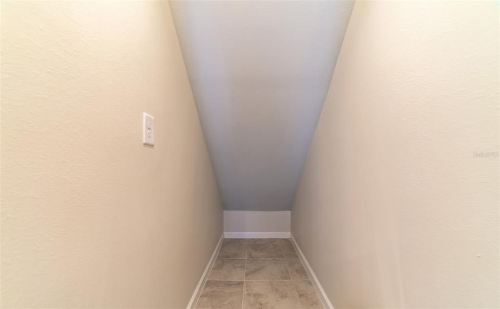 Active With Contract: $354,900 (3 beds, 2 baths, 1612 Square Feet)