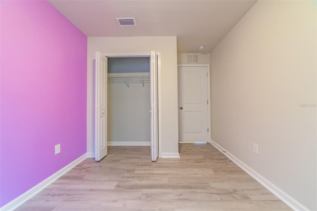 Active With Contract: $354,900 (3 beds, 2 baths, 1612 Square Feet)