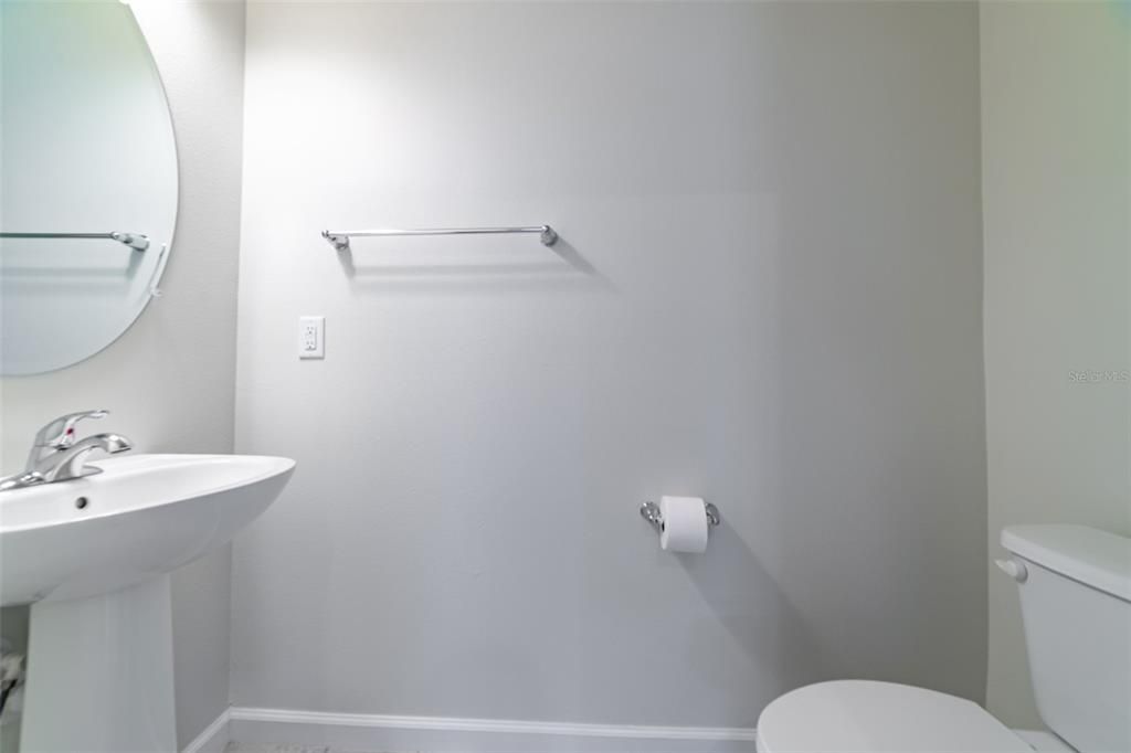 Active With Contract: $354,900 (3 beds, 2 baths, 1612 Square Feet)