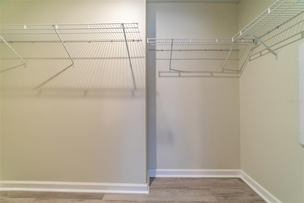 Active With Contract: $354,900 (3 beds, 2 baths, 1612 Square Feet)