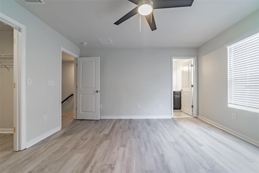 Active With Contract: $354,900 (3 beds, 2 baths, 1612 Square Feet)