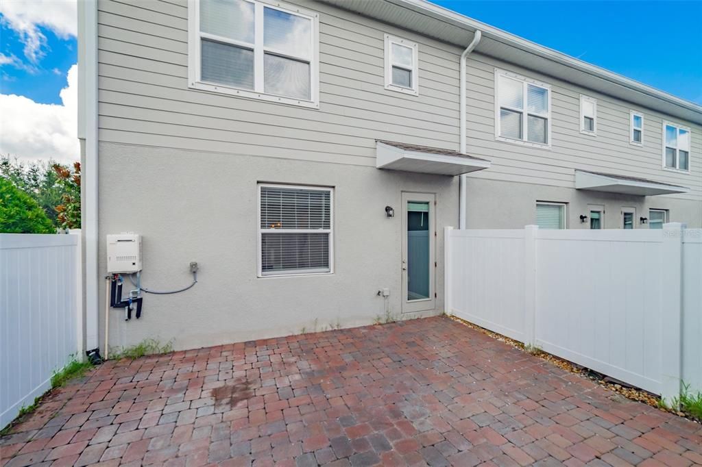 Active With Contract: $354,900 (3 beds, 2 baths, 1612 Square Feet)