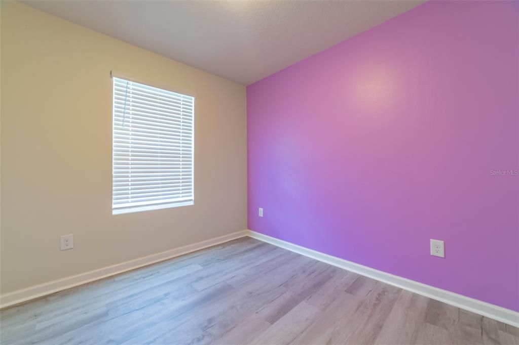 Active With Contract: $354,900 (3 beds, 2 baths, 1612 Square Feet)