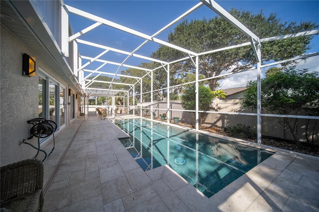 合同活跃: $899,000 (3 贝兹, 3 浴室, 2546 平方英尺)