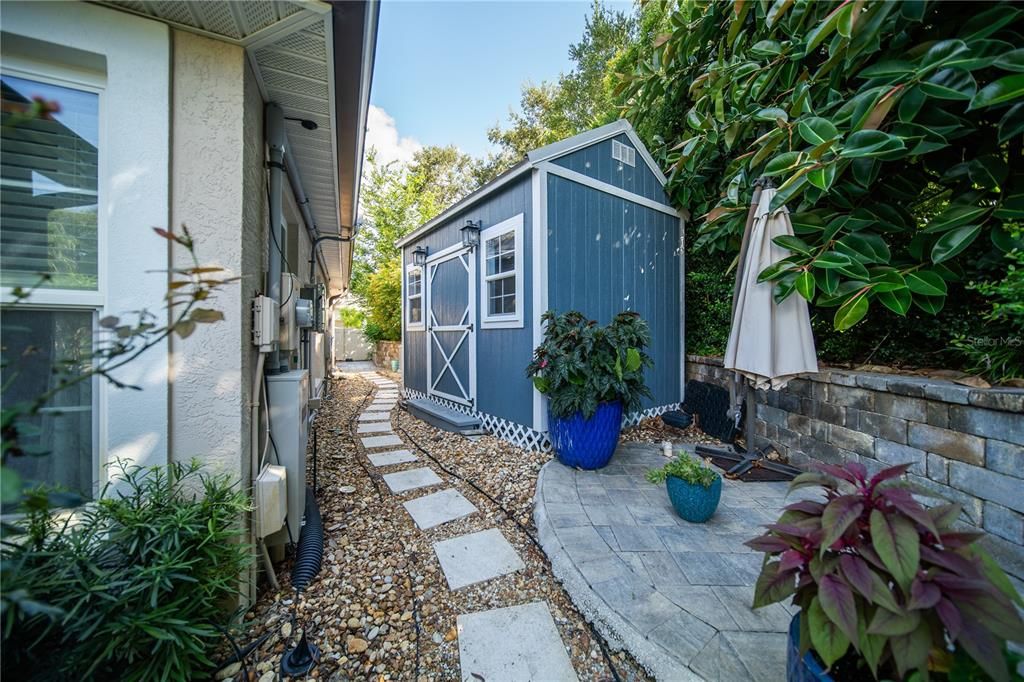 合同活跃: $899,000 (3 贝兹, 3 浴室, 2546 平方英尺)