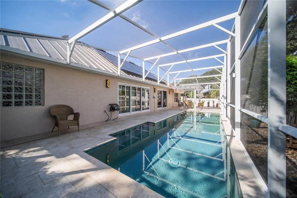 合同活跃: $899,000 (3 贝兹, 3 浴室, 2546 平方英尺)