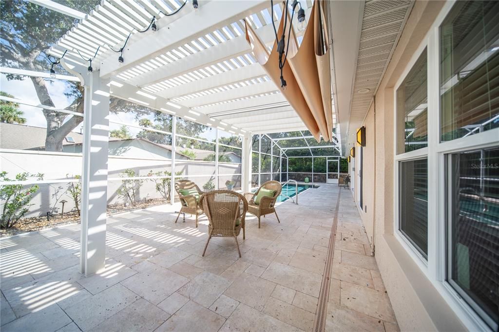 合同活跃: $899,000 (3 贝兹, 3 浴室, 2546 平方英尺)