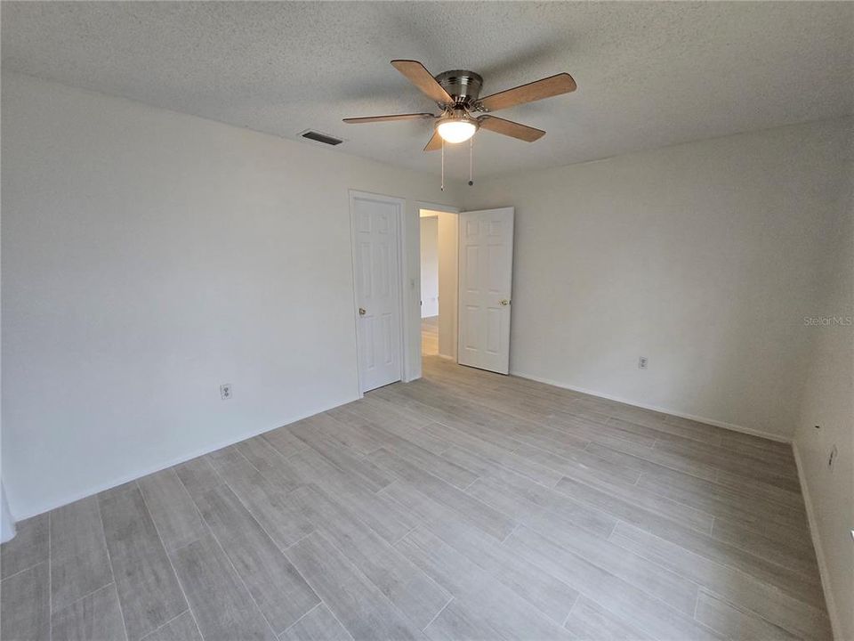 Active With Contract: $1,950 (2 beds, 2 baths, 1410 Square Feet)
