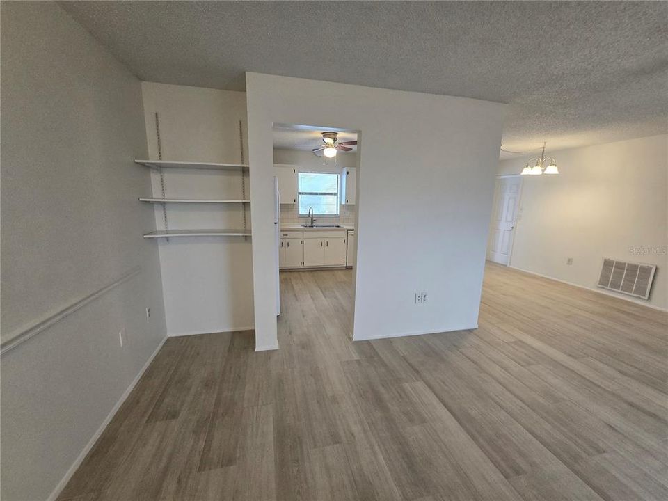 Active With Contract: $1,950 (2 beds, 2 baths, 1410 Square Feet)