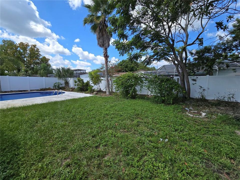 Active With Contract: $1,950 (2 beds, 2 baths, 1410 Square Feet)