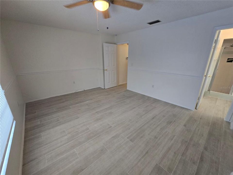 Active With Contract: $1,950 (2 beds, 2 baths, 1410 Square Feet)