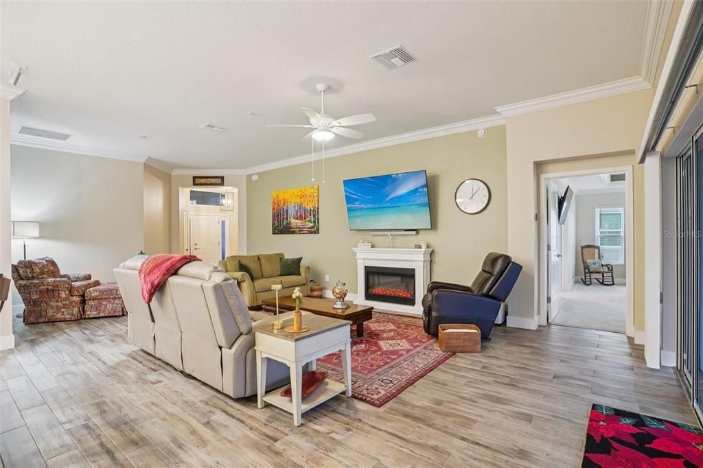 待售: $650,000 (3 贝兹, 2 浴室, 1944 平方英尺)