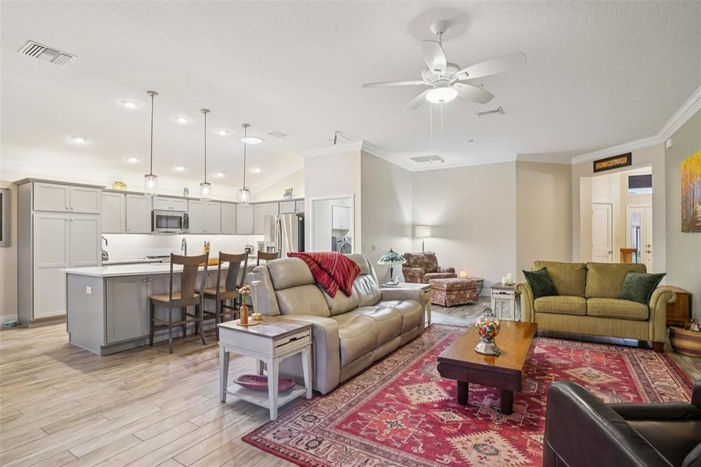 待售: $650,000 (3 贝兹, 2 浴室, 1944 平方英尺)