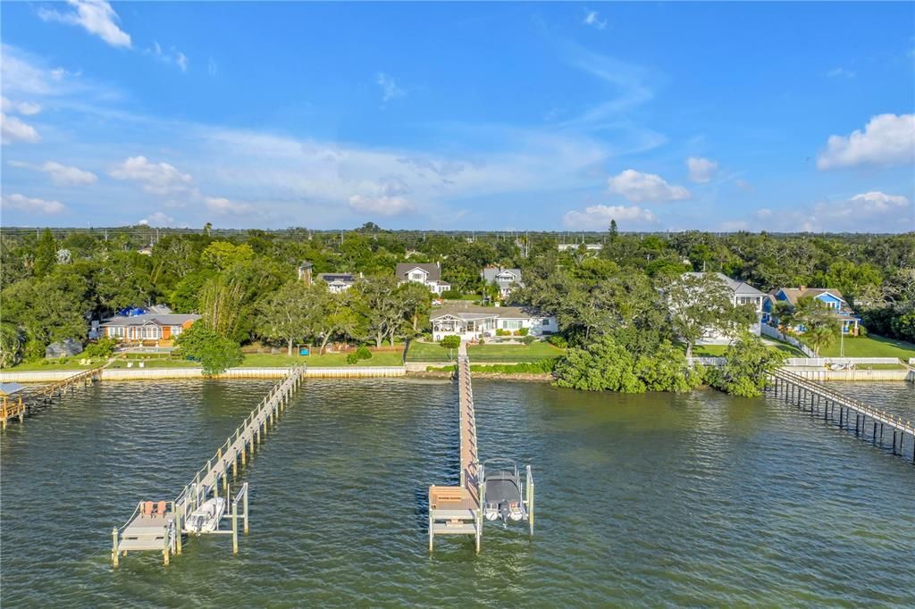 合同活跃: $1,875,000 (3 贝兹, 3 浴室, 2381 平方英尺)