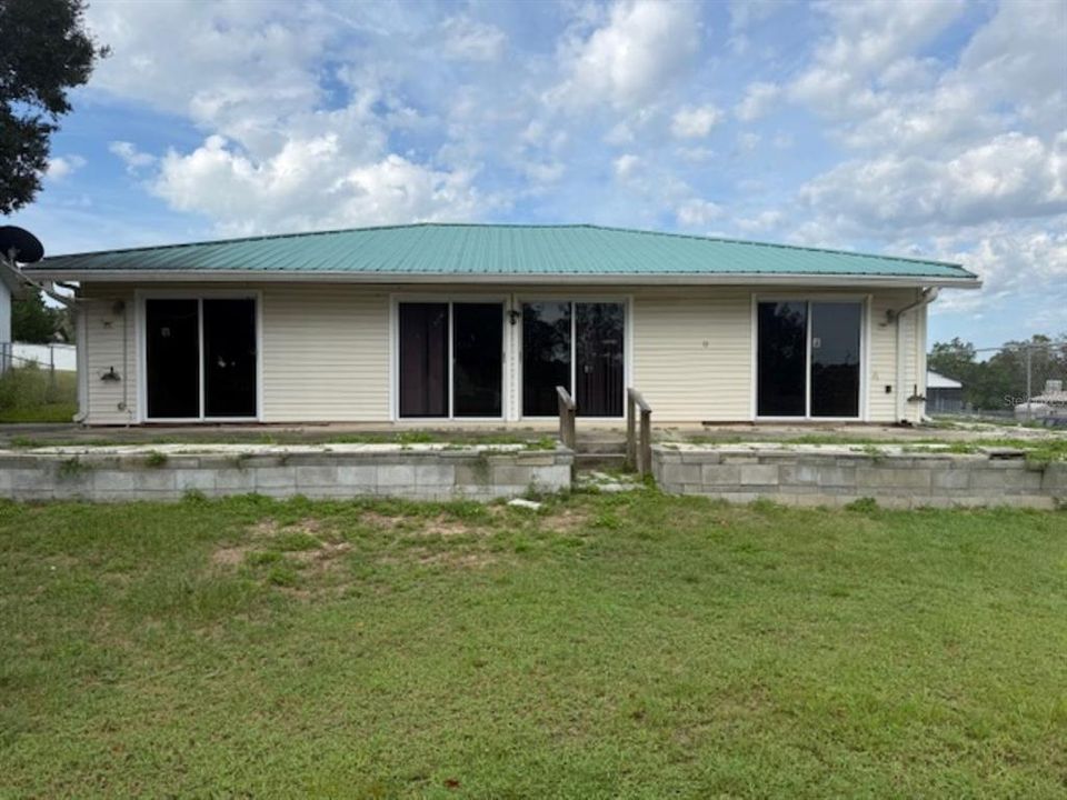 Active With Contract: $115,000 (3 beds, 2 baths, 1878 Square Feet)