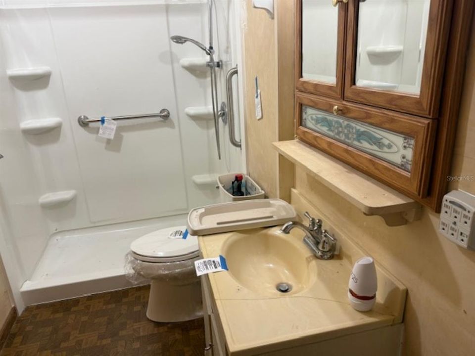 Active With Contract: $115,000 (3 beds, 2 baths, 1878 Square Feet)