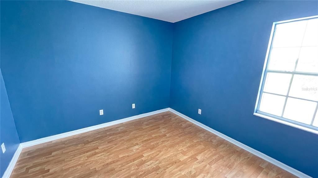 待售: $230,000 (3 贝兹, 2 浴室, 1337 平方英尺)