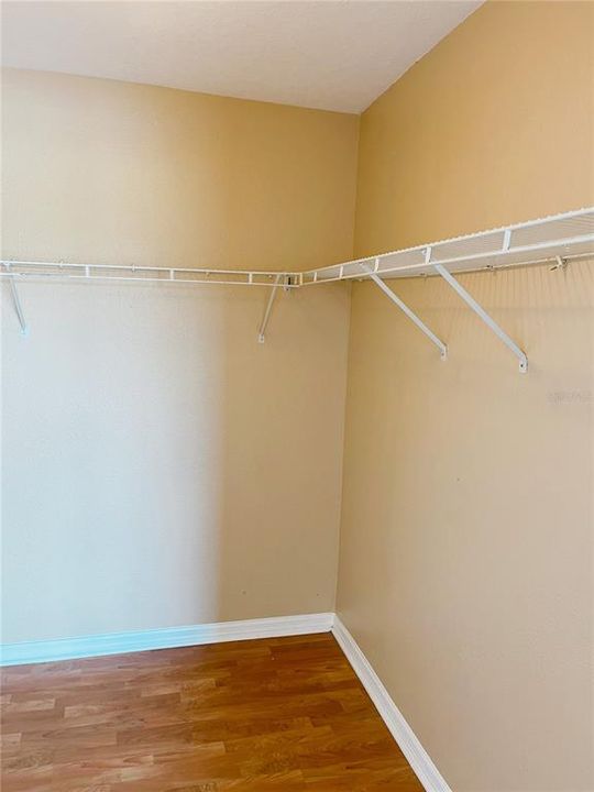 待售: $230,000 (3 贝兹, 2 浴室, 1337 平方英尺)