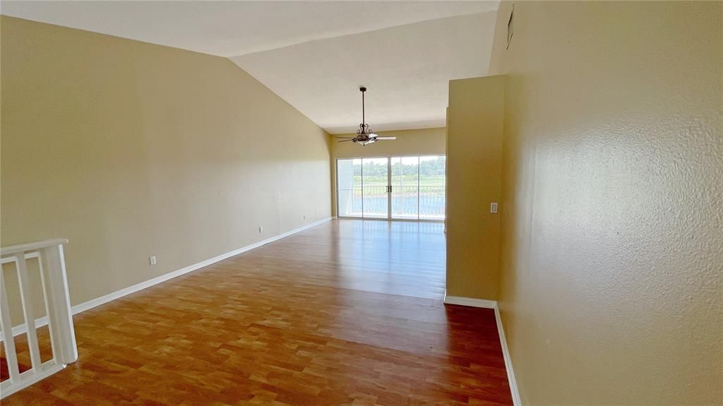 待售: $230,000 (3 贝兹, 2 浴室, 1337 平方英尺)