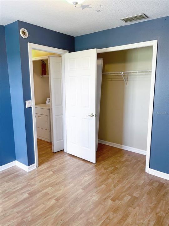 待售: $230,000 (3 贝兹, 2 浴室, 1337 平方英尺)