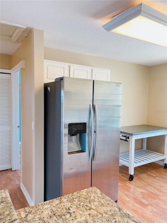 待售: $230,000 (3 贝兹, 2 浴室, 1337 平方英尺)