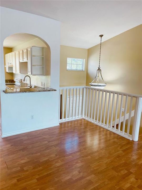 待售: $230,000 (3 贝兹, 2 浴室, 1337 平方英尺)