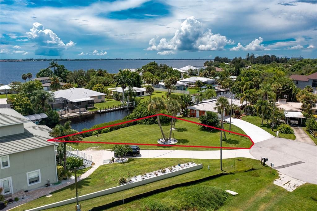 待售: $145,000 (0.37 acres)