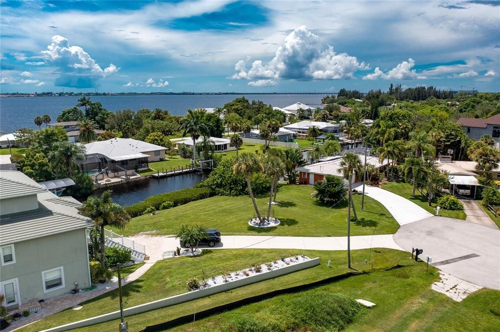 待售: $145,000 (0.37 acres)