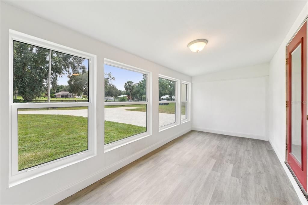 待售: $999,999 (5 贝兹, 3 浴室, 3654 平方英尺)