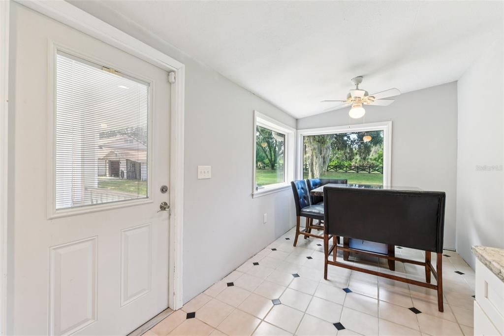 待售: $999,999 (5 贝兹, 3 浴室, 3654 平方英尺)