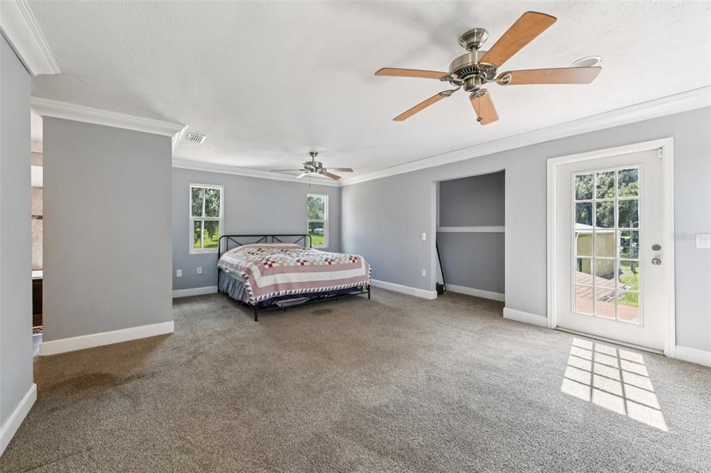 待售: $999,999 (5 贝兹, 3 浴室, 3654 平方英尺)