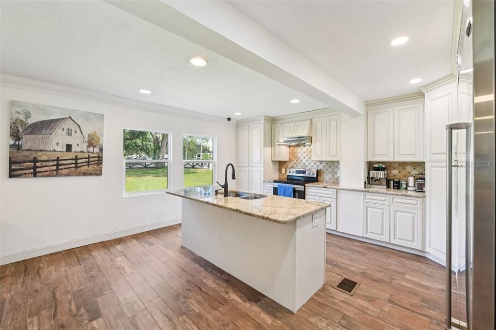 待售: $999,999 (5 贝兹, 3 浴室, 3654 平方英尺)