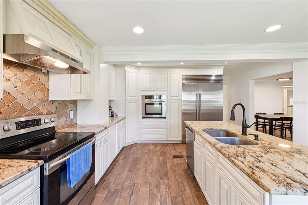 待售: $999,999 (5 贝兹, 3 浴室, 3654 平方英尺)