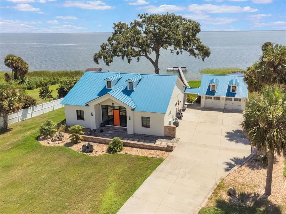 For Sale: $975,001 (3 beds, 2 baths, 1998 Square Feet)