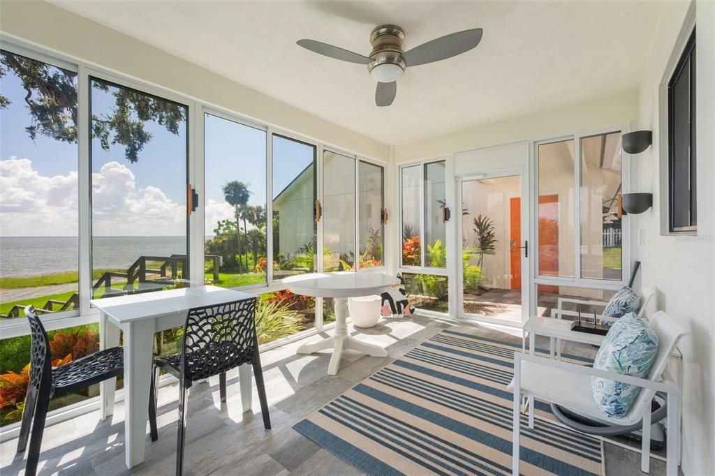 For Sale: $975,001 (3 beds, 2 baths, 1998 Square Feet)