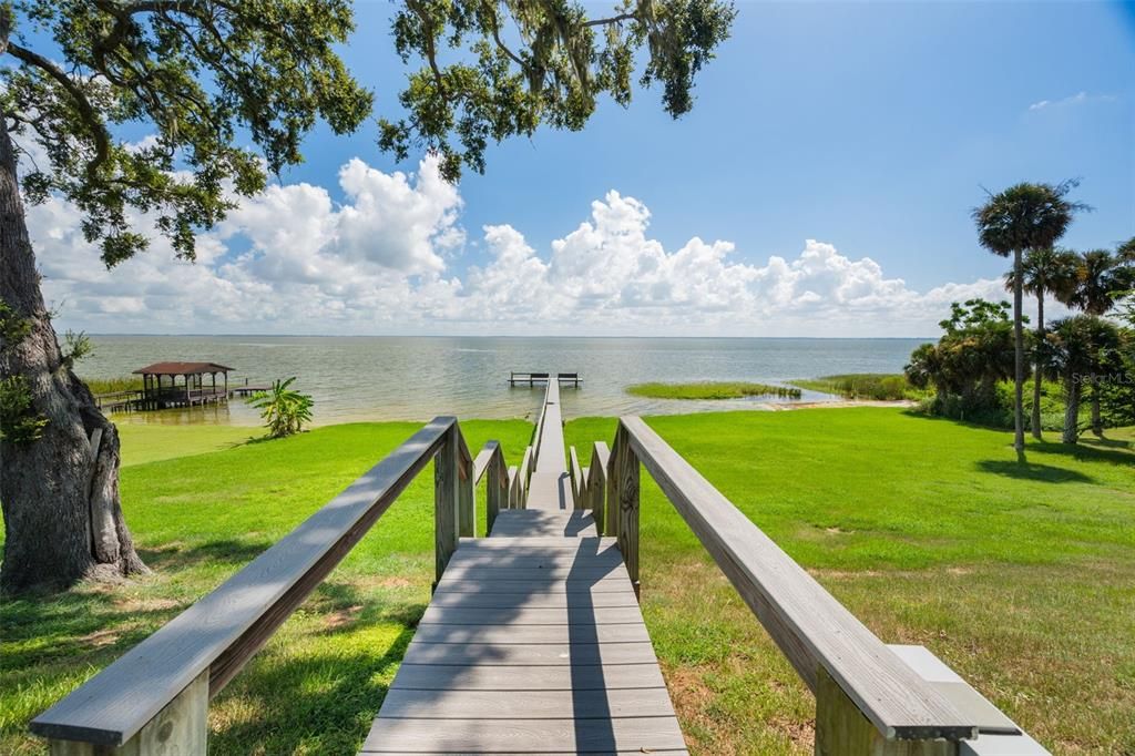 For Sale: $975,001 (3 beds, 2 baths, 1998 Square Feet)