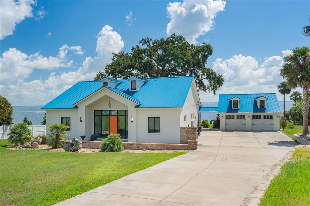 For Sale: $975,001 (3 beds, 2 baths, 1998 Square Feet)