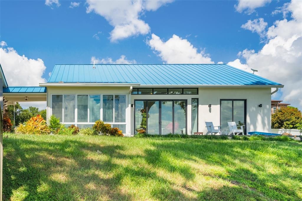 For Sale: $975,001 (3 beds, 2 baths, 1998 Square Feet)