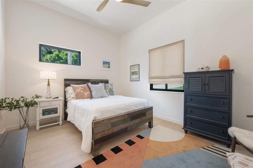 For Sale: $975,001 (3 beds, 2 baths, 1998 Square Feet)