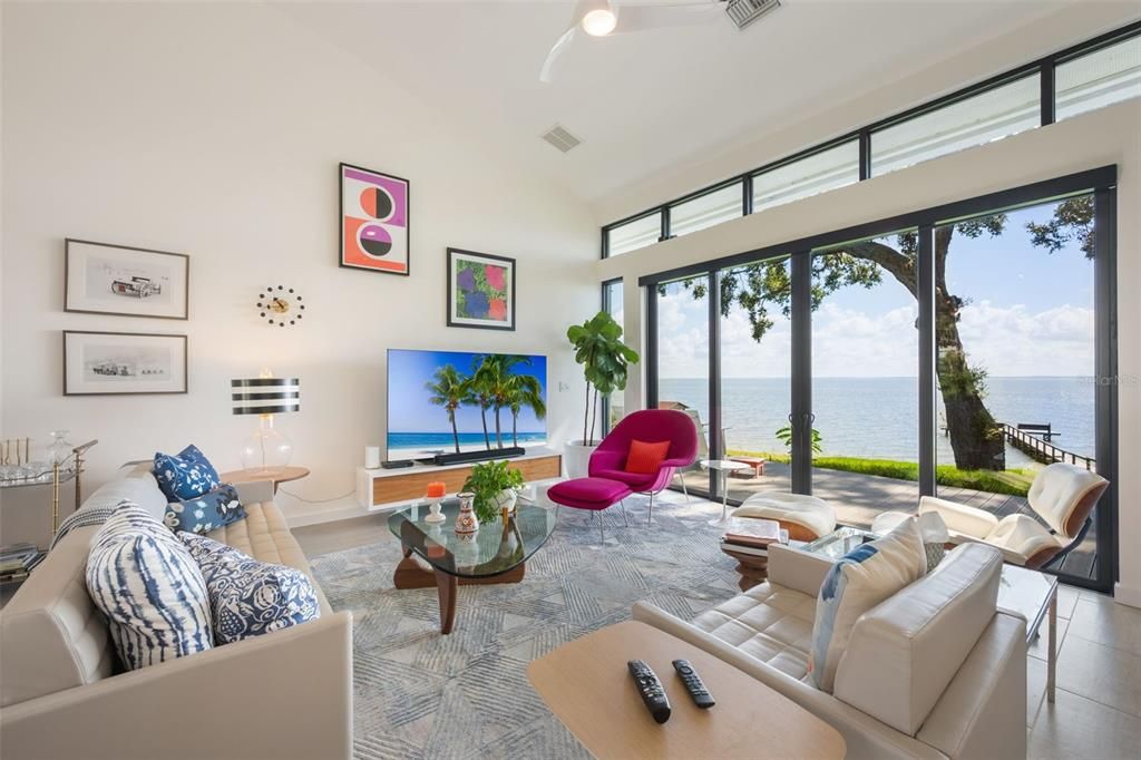 For Sale: $975,001 (3 beds, 2 baths, 1998 Square Feet)