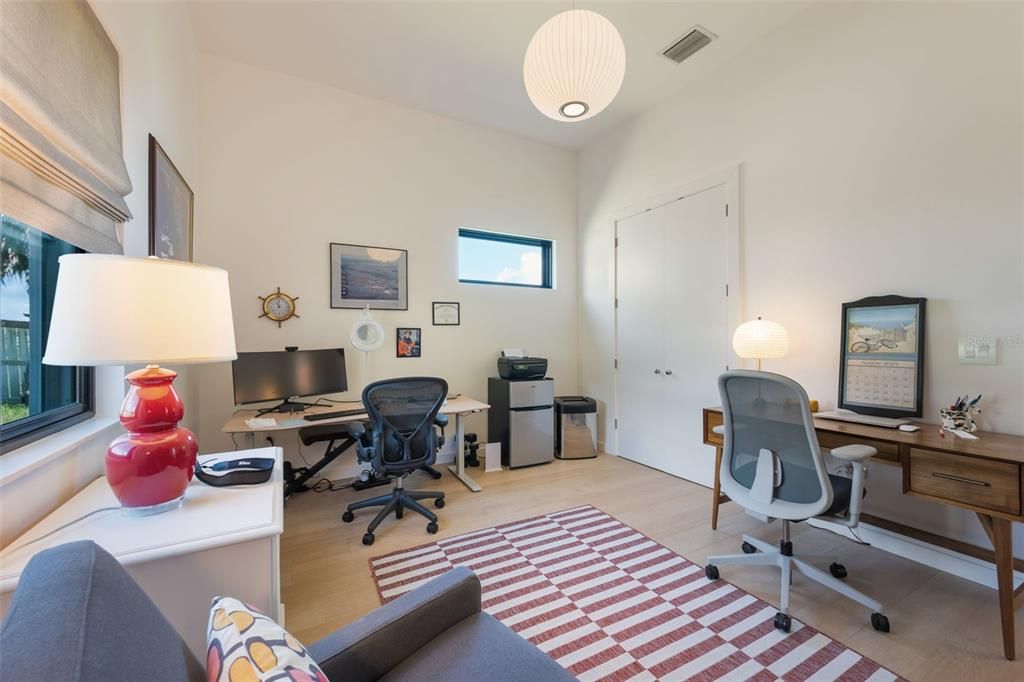 For Sale: $975,001 (3 beds, 2 baths, 1998 Square Feet)