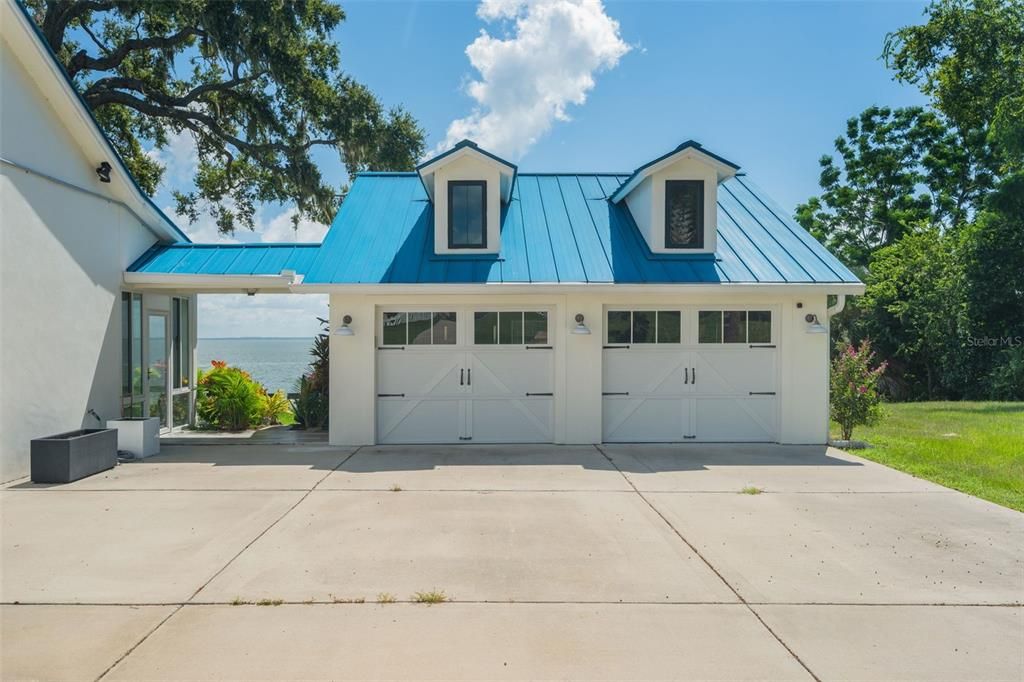 For Sale: $975,001 (3 beds, 2 baths, 1998 Square Feet)