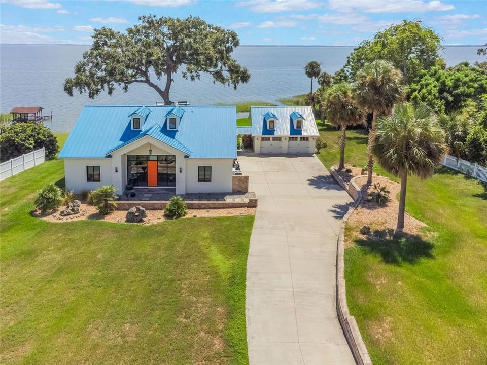 For Sale: $975,001 (3 beds, 2 baths, 1998 Square Feet)