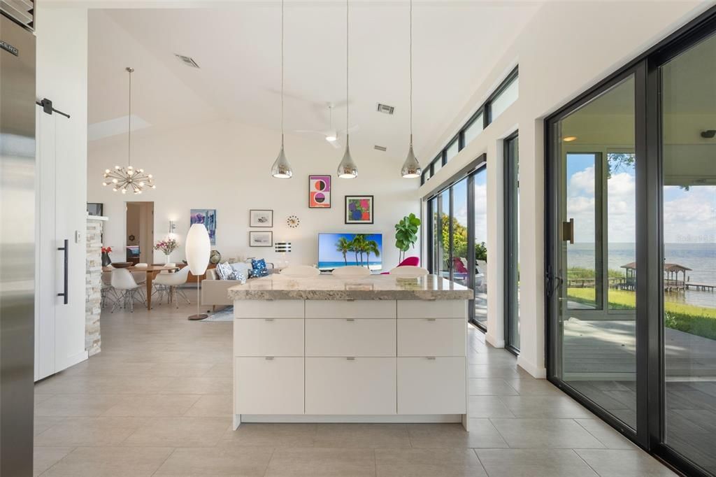 For Sale: $975,001 (3 beds, 2 baths, 1998 Square Feet)