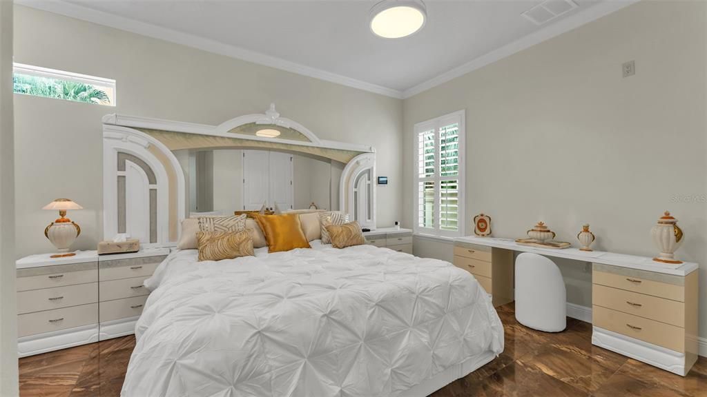 En Venta: $999,900 (5 camas, 4 baños, 4356 Pies cuadrados)