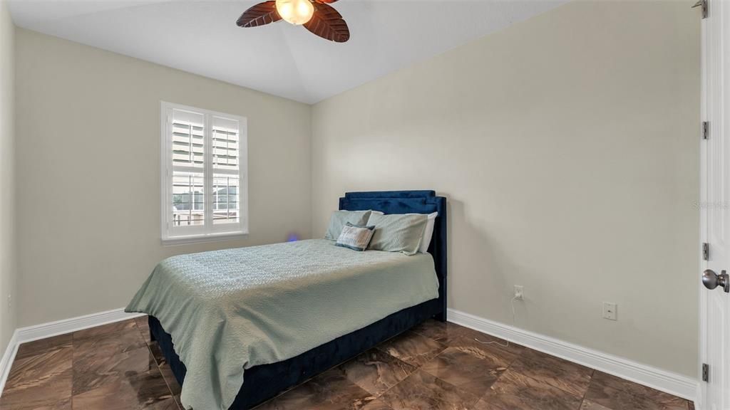 En Venta: $999,900 (5 camas, 4 baños, 4356 Pies cuadrados)