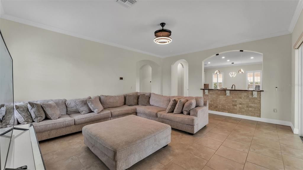 En Venta: $999,900 (5 camas, 4 baños, 4356 Pies cuadrados)