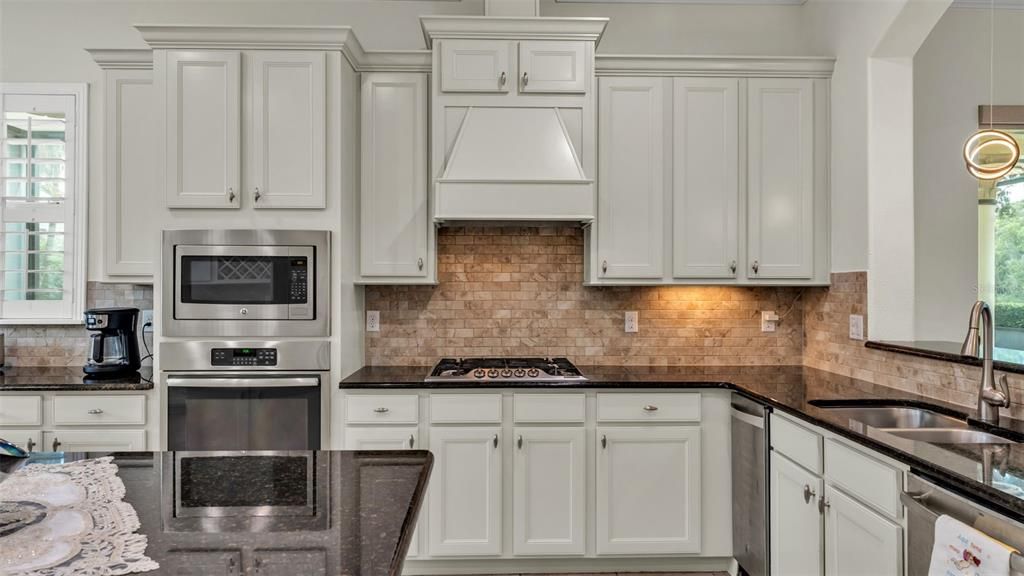 En Venta: $999,900 (5 camas, 4 baños, 4356 Pies cuadrados)