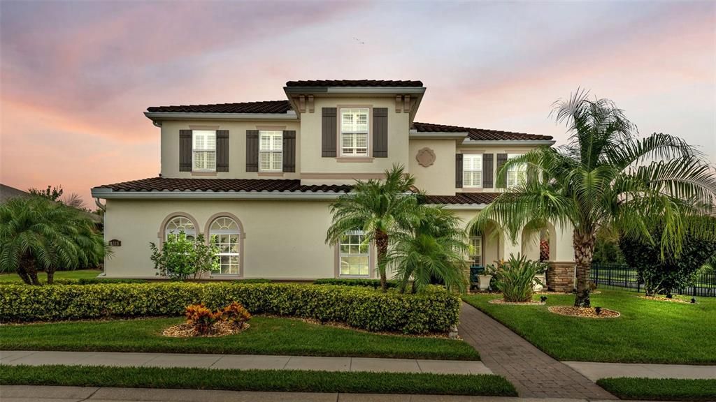 En Venta: $999,900 (5 camas, 4 baños, 4356 Pies cuadrados)