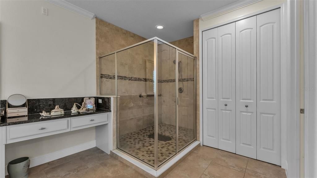 En Venta: $999,900 (5 camas, 4 baños, 4356 Pies cuadrados)